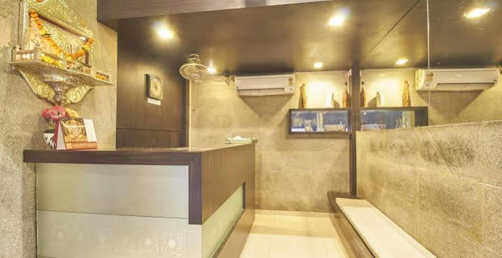 Hotel Mourya Residency Тхане Экстерьер фото