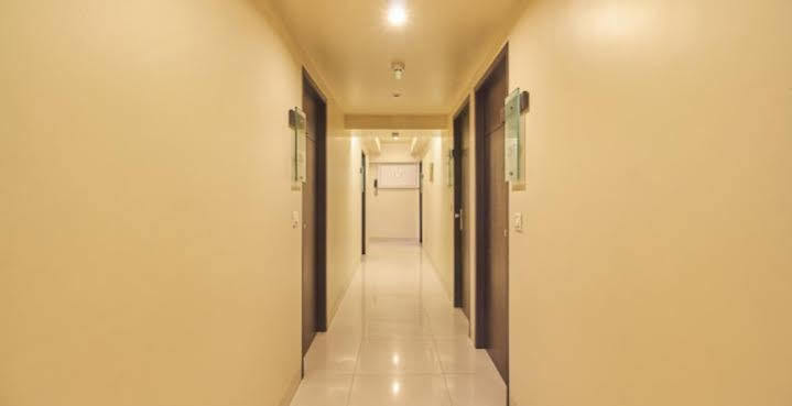 Hotel Mourya Residency Тхане Экстерьер фото